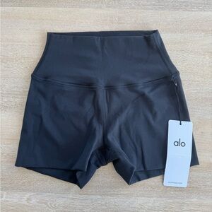 BNWT 3" ALO Softsculpt High-Waist Precision Short